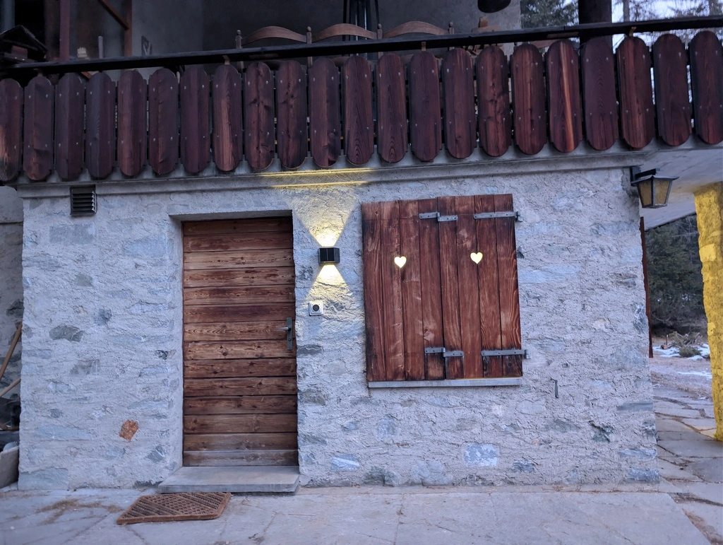 Apartment West Image 1